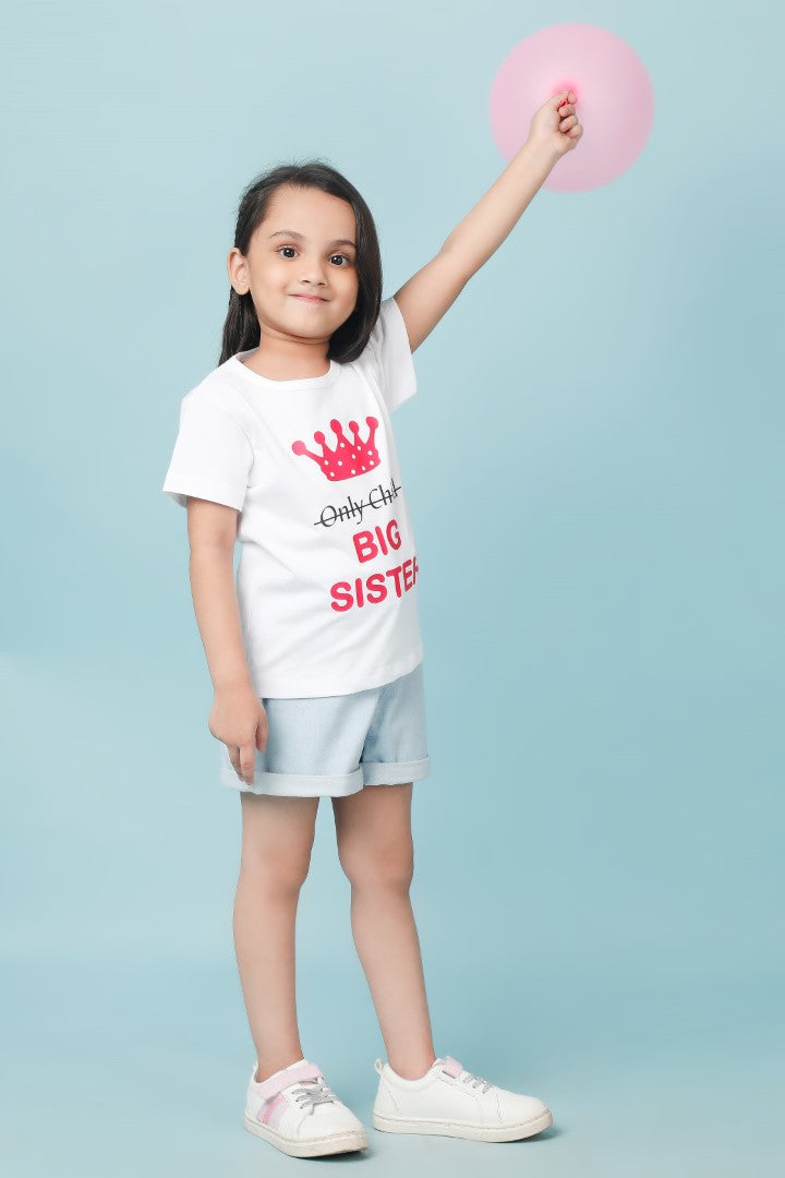 Knitting Doodles Pure cotton Girls' White t-shirt with Cute Big Sister print- White