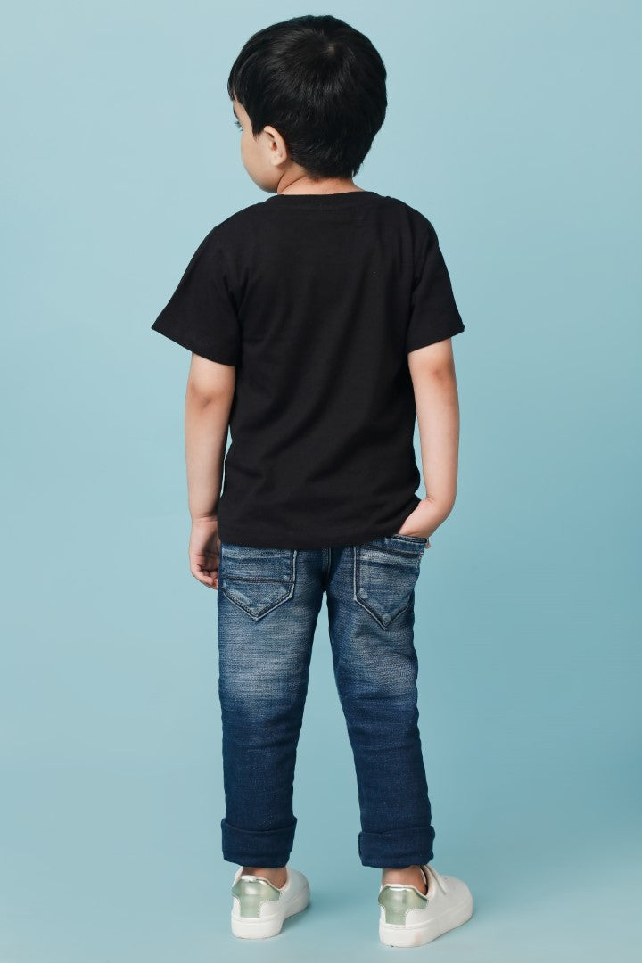 Knitting Doodles Pure cotton Boys' Black t-shirt with Break Rules print- Black