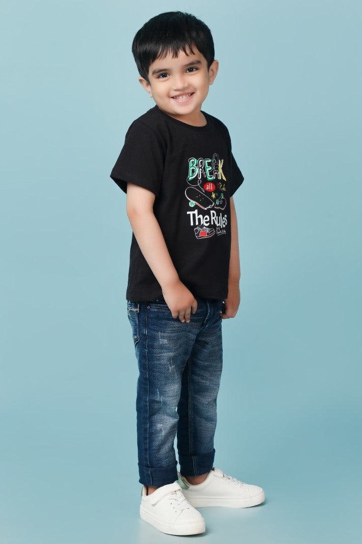 Knitting Doodles Pure cotton Boys' Black t-shirt with Break Rules print- Black