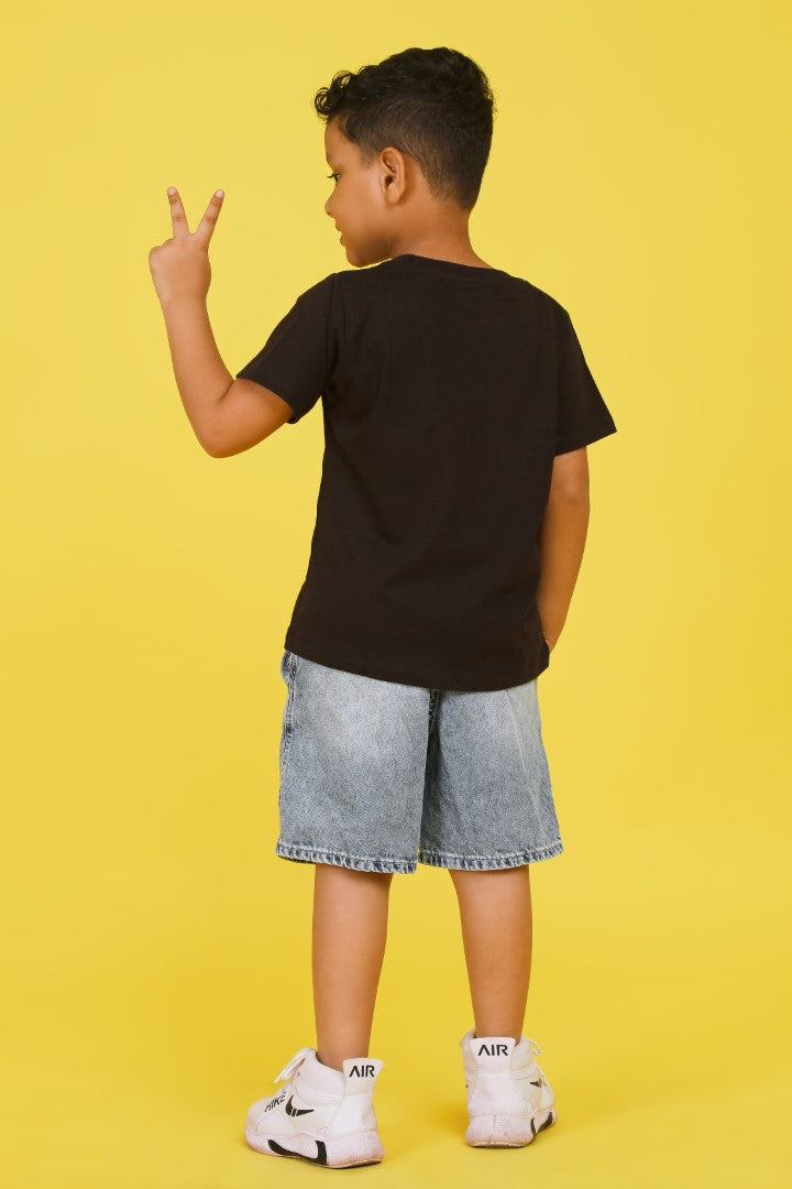 Knitting Doodles Pure cotton Boys' Black t-shirt with Fly now or never print- Black