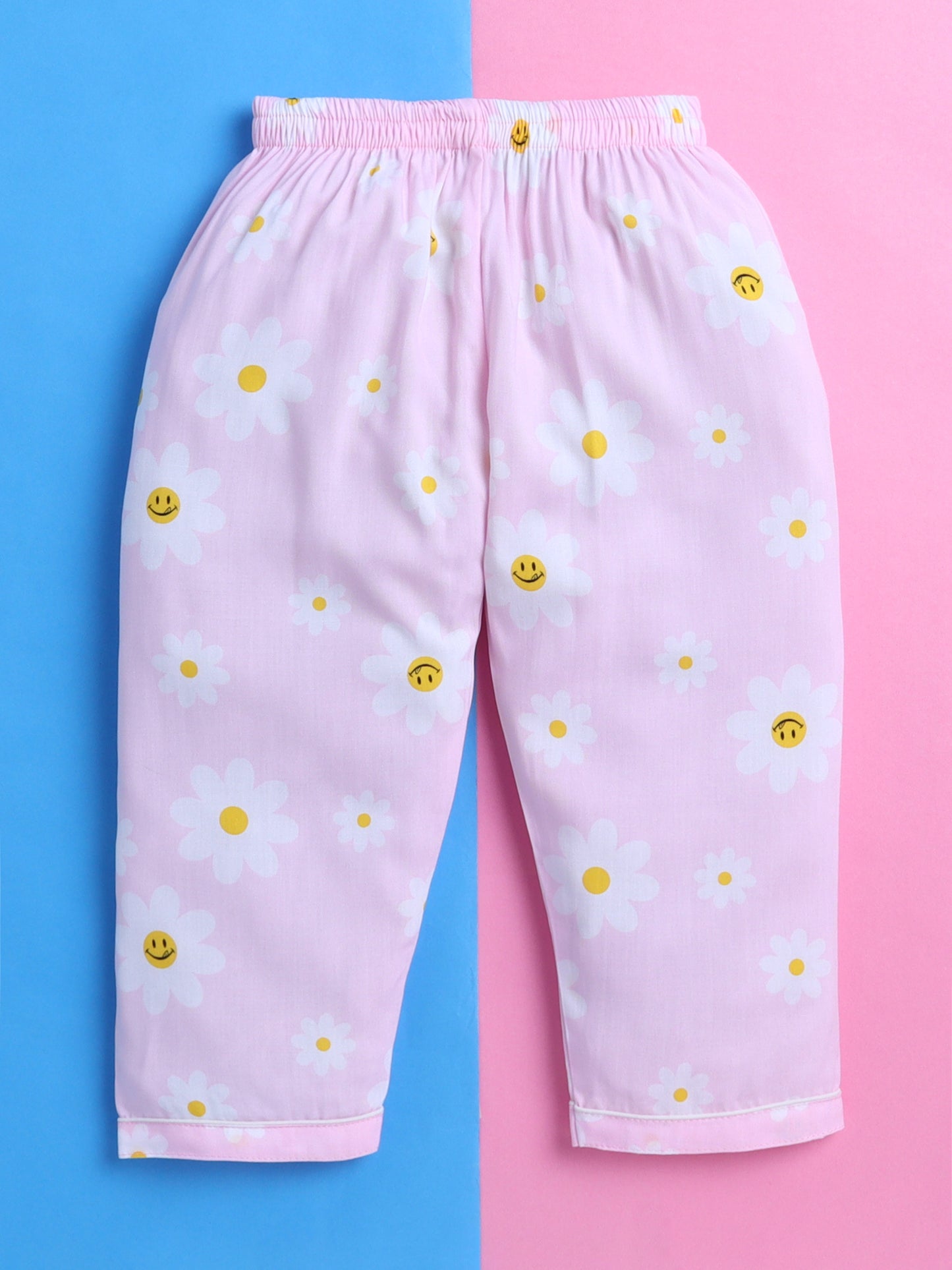 Daisies Printed Nightsuit- Pink