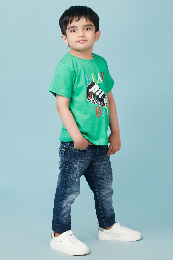 Knitting Doodles Pure cotton Boys' Green t-shirt with Play all day print- Green